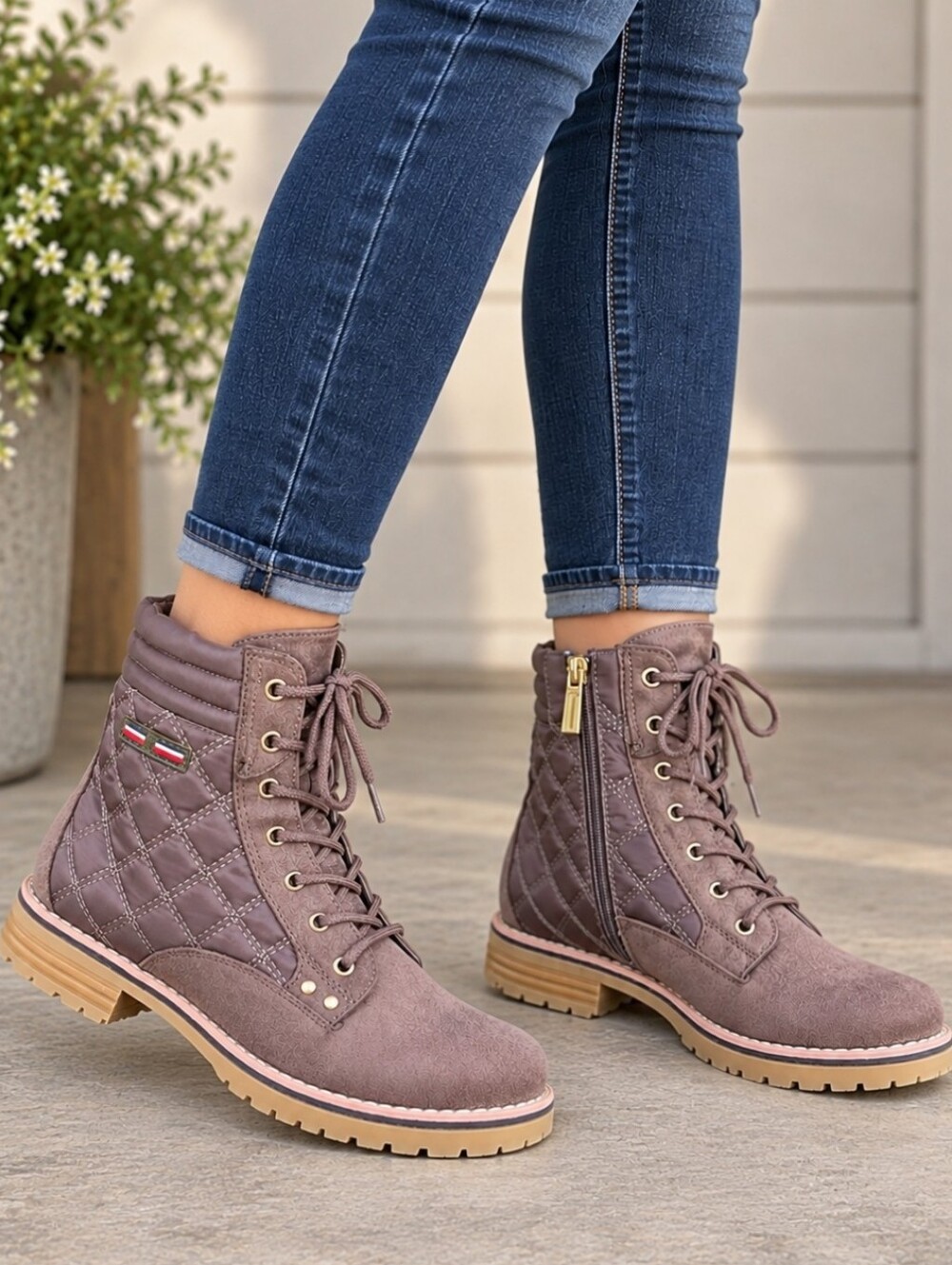 Tommy Hilfiger NEW Onella Y2K Preppy Utility Quilted Lace Up Lug Sole Boots 7.5M
